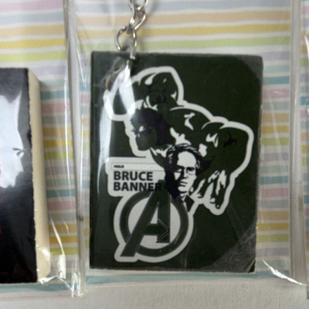 3 Avengers Mini Notepad Keychains. - Picture 3 of 6